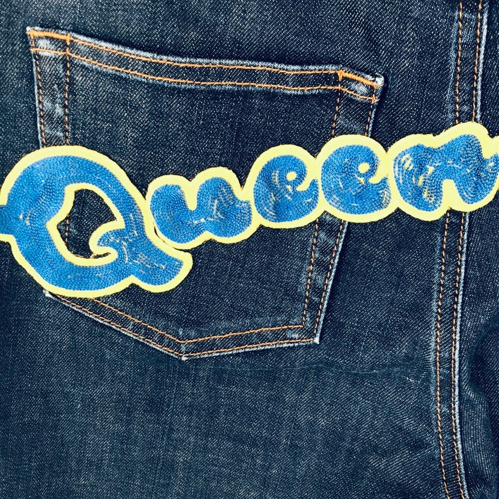 Dolce & Gabbana Audrey Queen Slim Ankle Jeans in Blue Denim with Patch - Picture 6 of 14